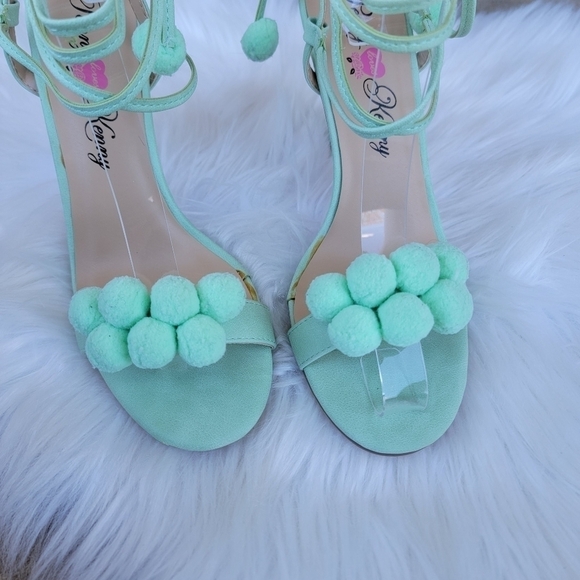 Penny Loves Kenny Pom Pom Heels 9 - Picture 4 of 7